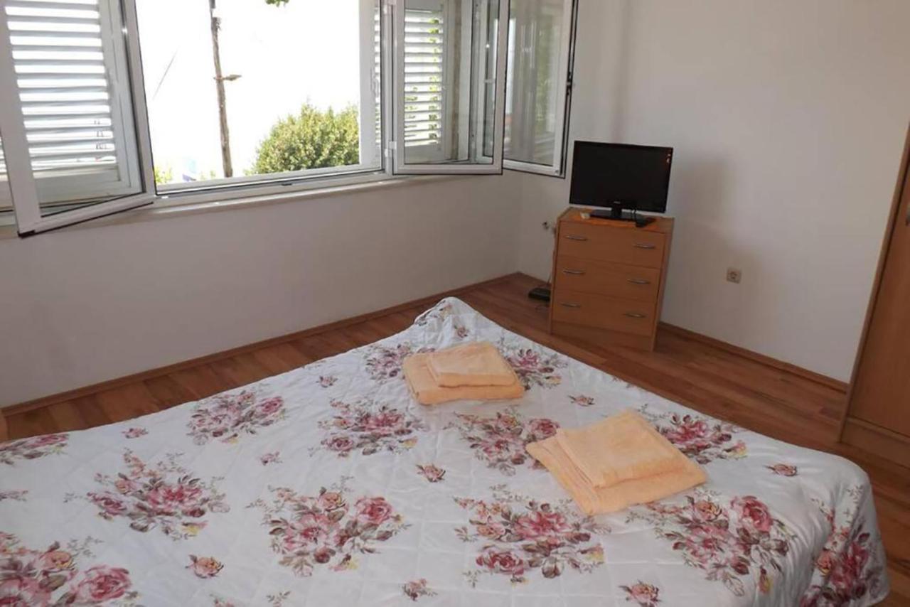Bupic- Close To Old With Free Parking Apartment