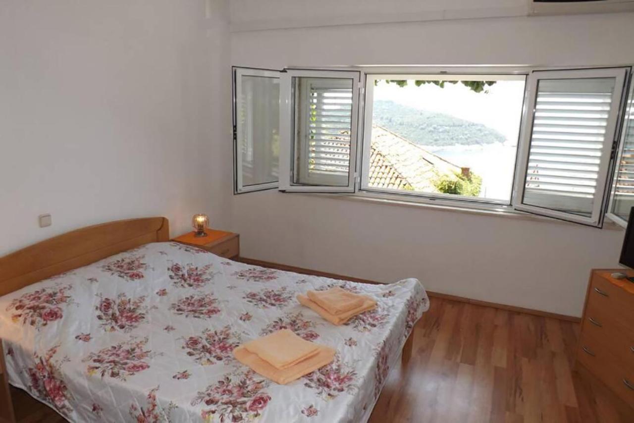 Bupic- Close To Old With Free Parking Apartment