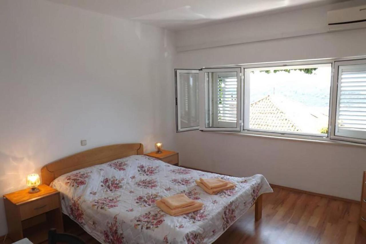 Bupic- Close To Old With Free Parking Apartment